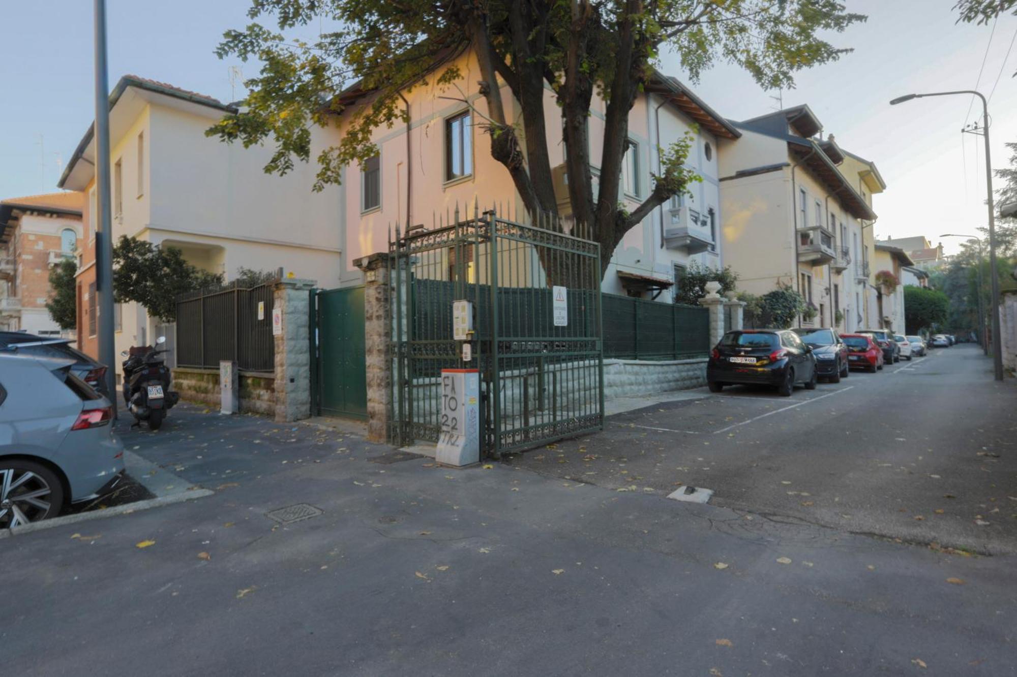 Fiera Milano-City Life Free Parking Villa Anglia' S Bridge ภายนอก รูปภาพ