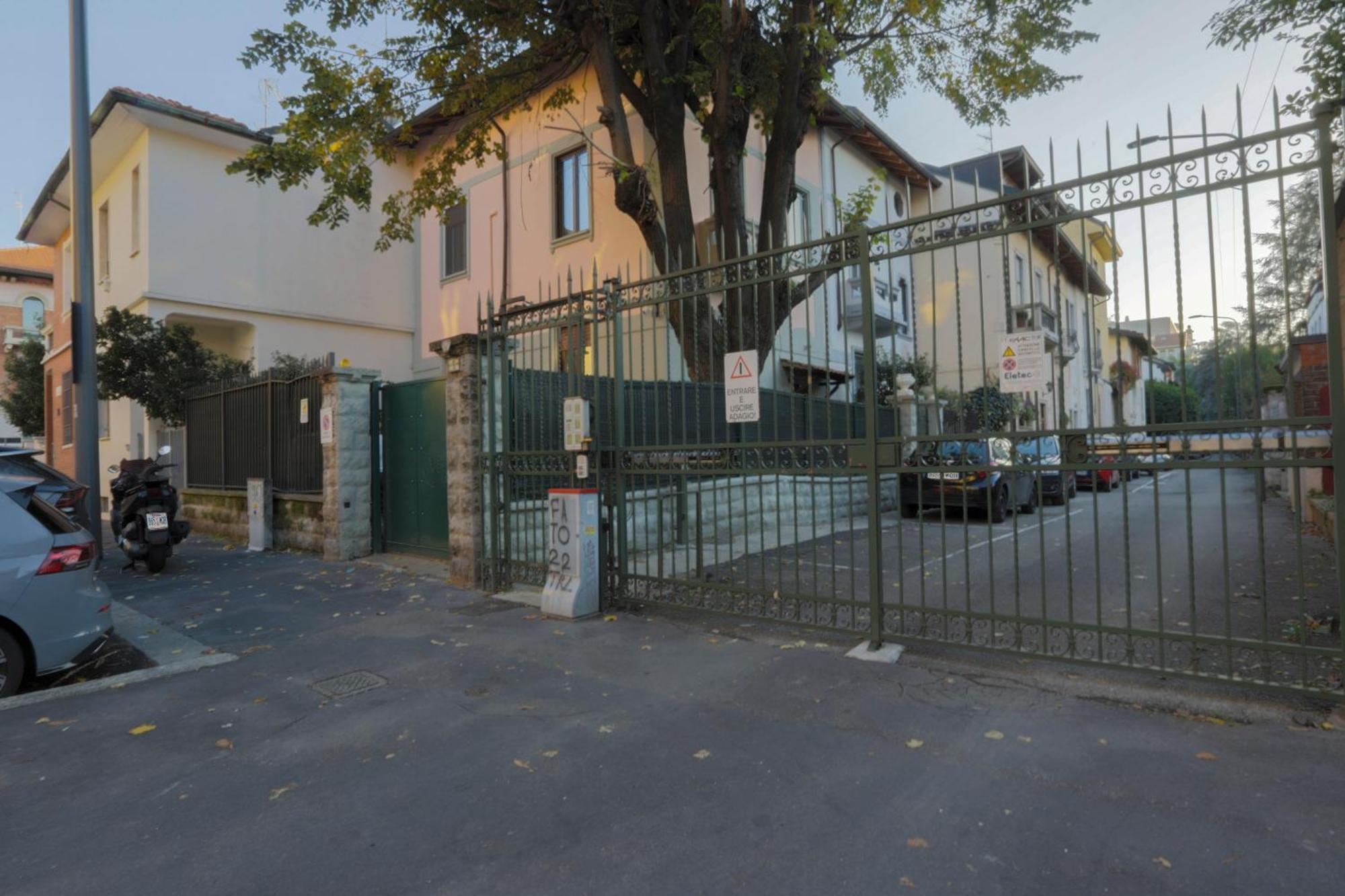 Fiera Milano-City Life Free Parking Villa Anglia' S Bridge ภายนอก รูปภาพ